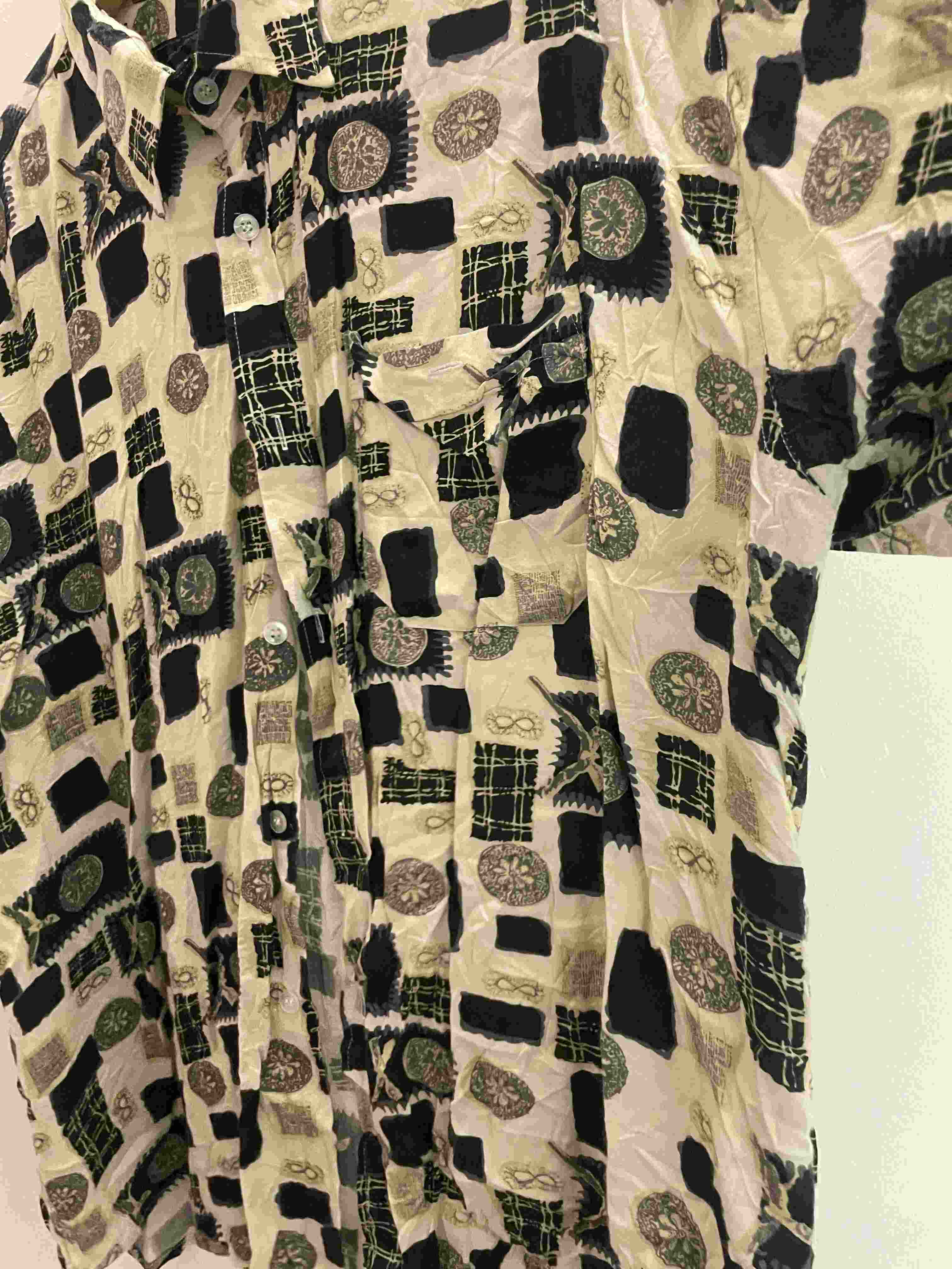 Vintage funny boy cream and black abstract pattern shirt size M