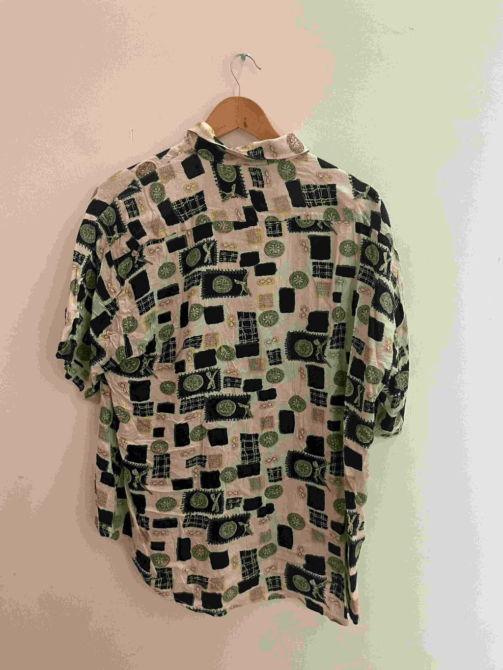 Vintage funny boy cream and black abstract pattern shirt size M