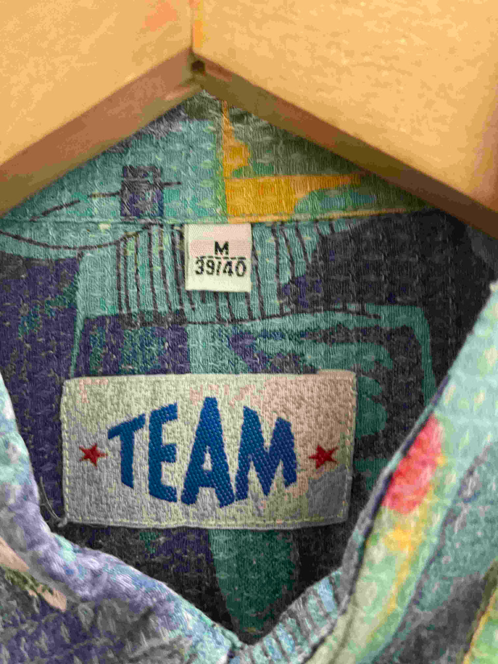 Vintage Team Multi abstract pattern mens medium shirt