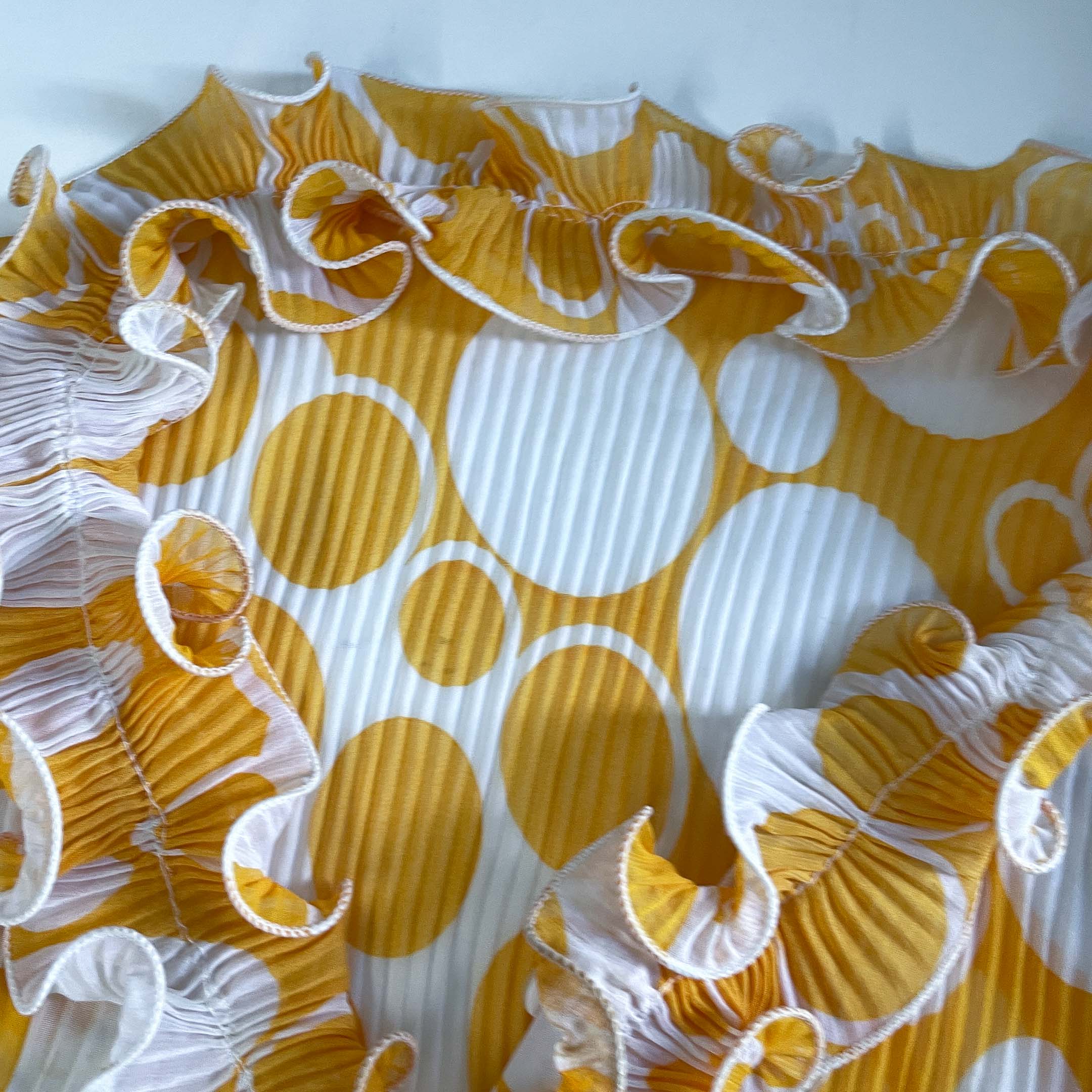 Vintage women yellow geometric ruffle neck linen blouse in M|L26 W16|SKU 6452