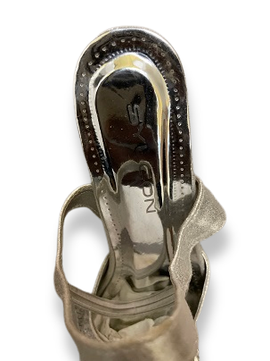 Rachels Closet Vintage y2k SYI CON womens silver high heel shoes