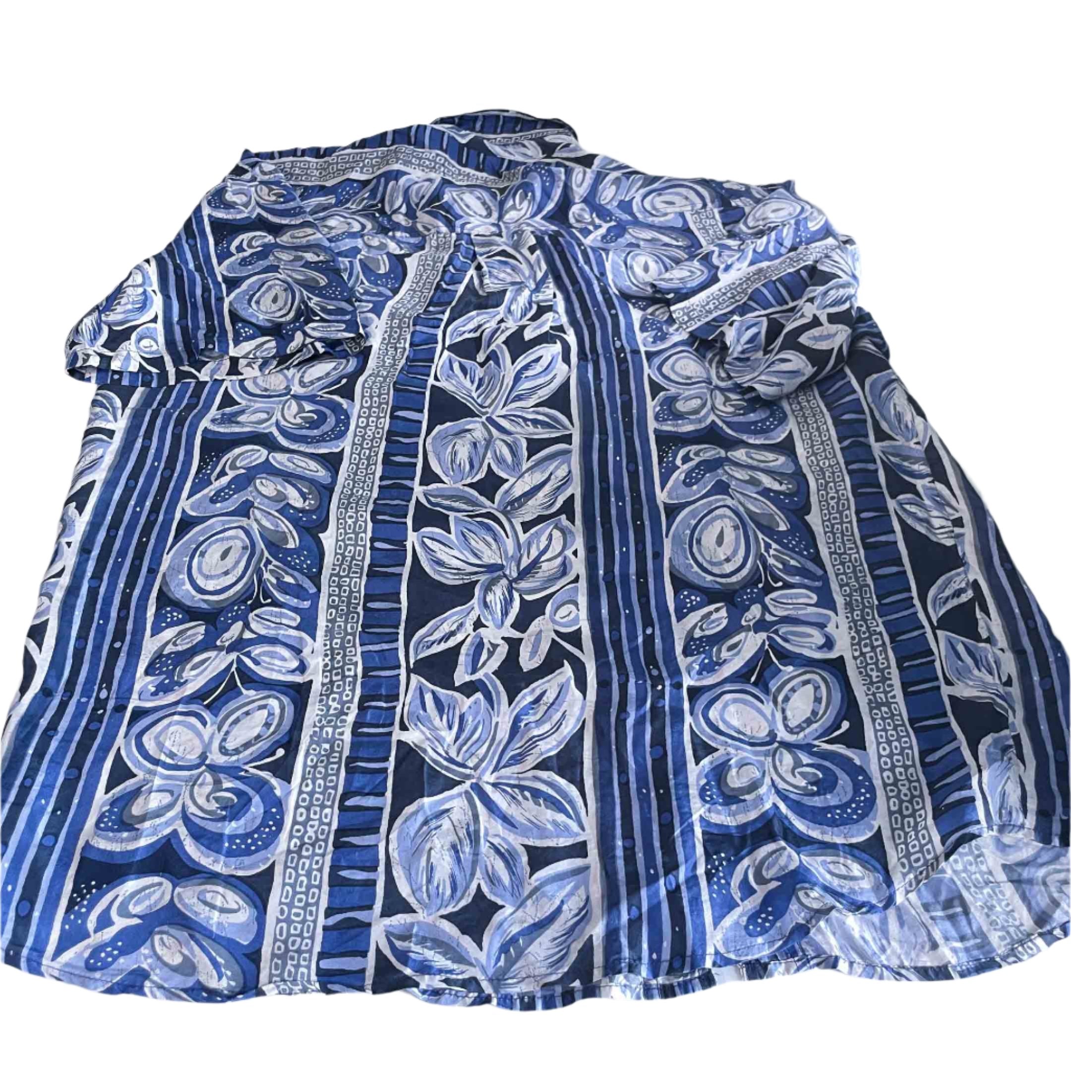 Vintage men Bogari blue floral hawaii short sleeve shirt in L/XL|L34 W22|SKU 6453