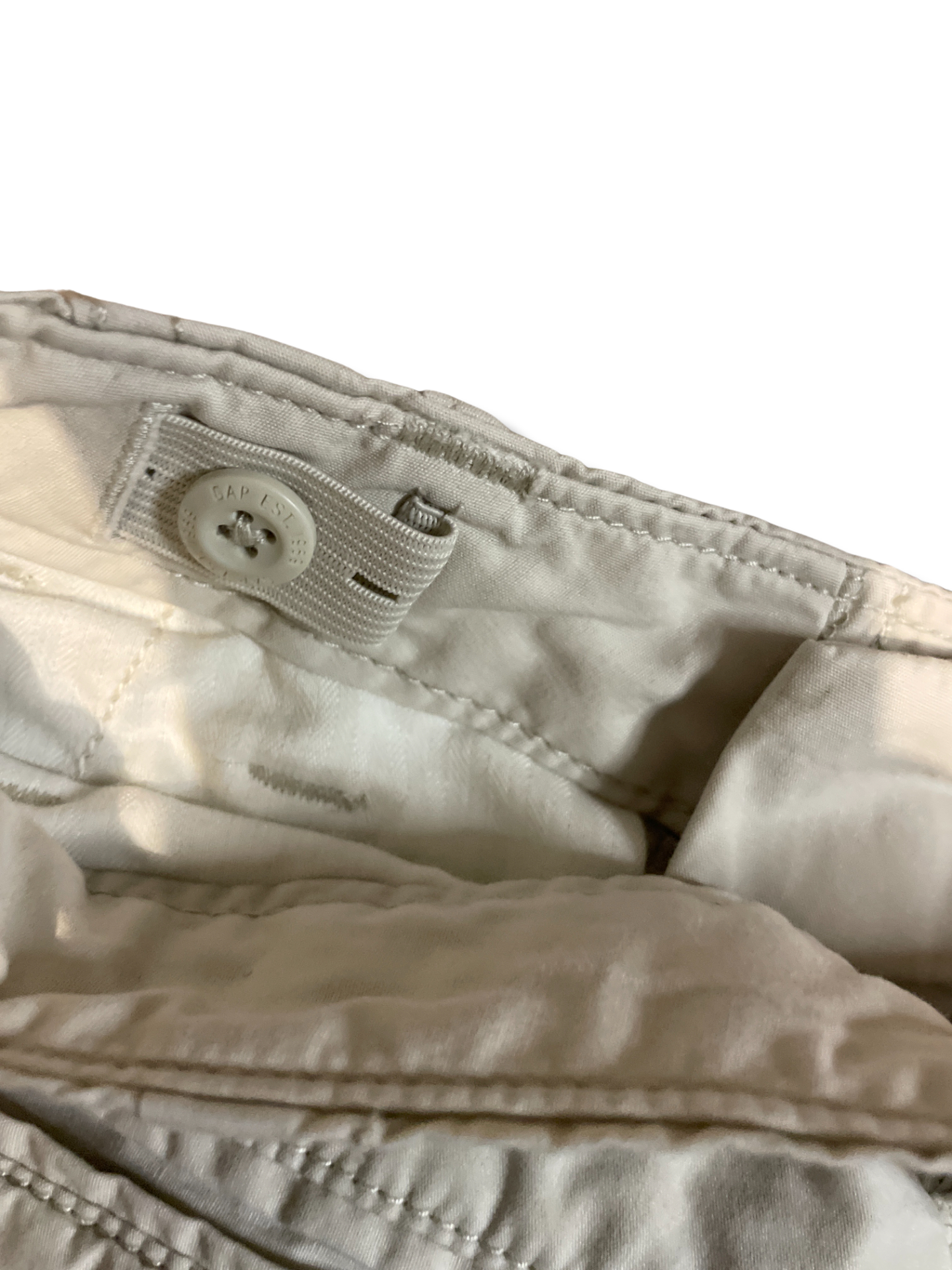 Rubynee VINTAGE Y2K GAP OUTDOOR HERITAGE CARGO SHORTS FOR MEN IN BEIGE