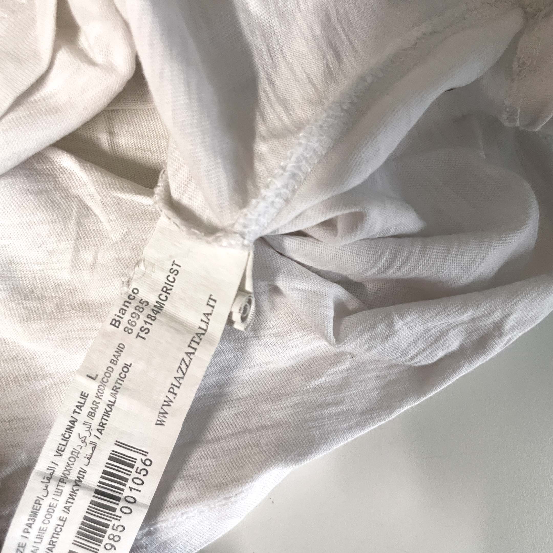Vintage men PiazzaItalaia graphics white tees in L| L28 W21|SKU 6498