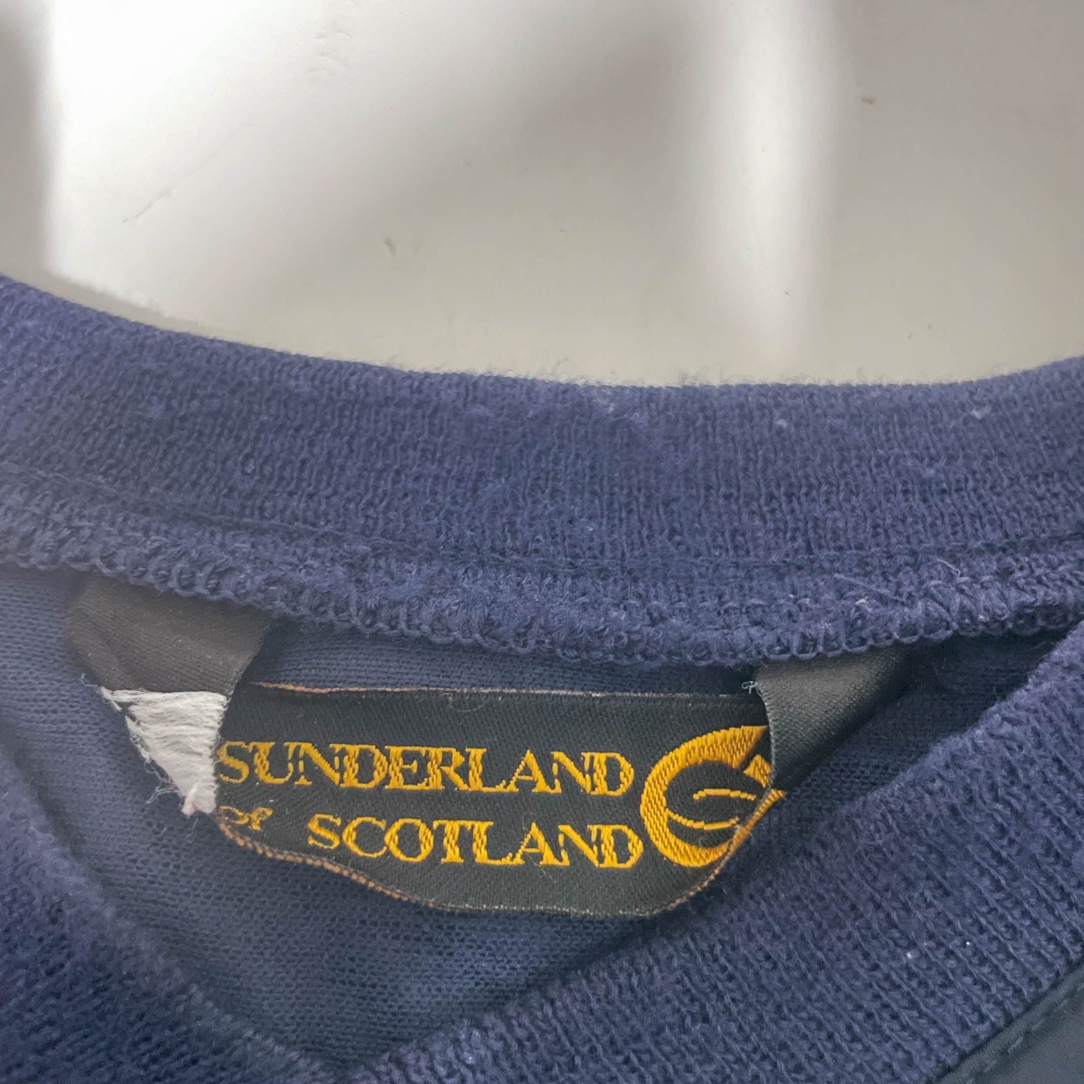 Vintage Sunderland of scotland men navy vneck nylon waterproof oversize sweatshirt in XXL|L31 W28|SKU 6504