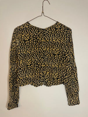 Rubynee Vintage y2k Zara Cheetah print top with black buttons