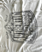 Vintage White Men's Graphic T-Shirt. In a 2XL  |SKU 5022