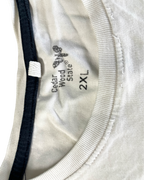 Vintage White Men's Graphic T-Shirt. In a 2XL  |SKU 5022