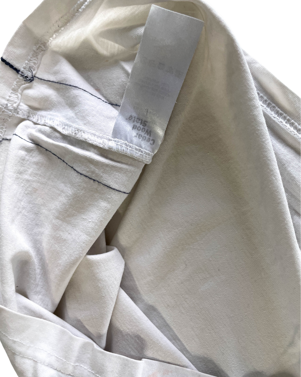 Vintage White Men's Graphic T-Shirt. In a 2XL  |SKU 5022