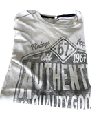 Vintage White Men's Graphic T-Shirt. In a 2XL  |SKU 5022