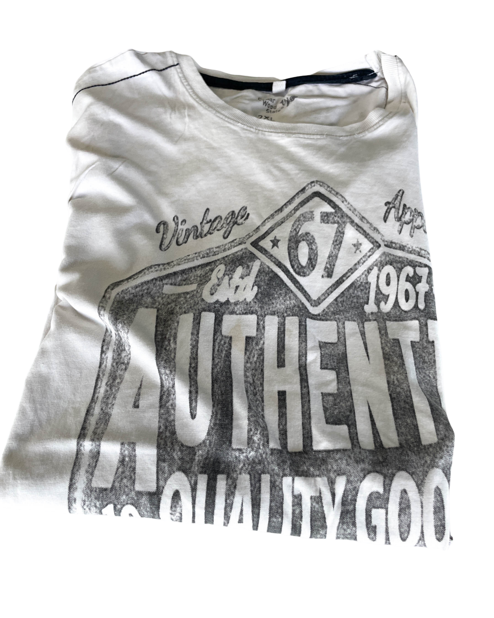 Vintage White Men's Graphic T-Shirt. In a 2XL  |SKU 5022