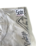 Vintage White Men's Graphic T-Shirt. In a 2XL  |SKU 5022