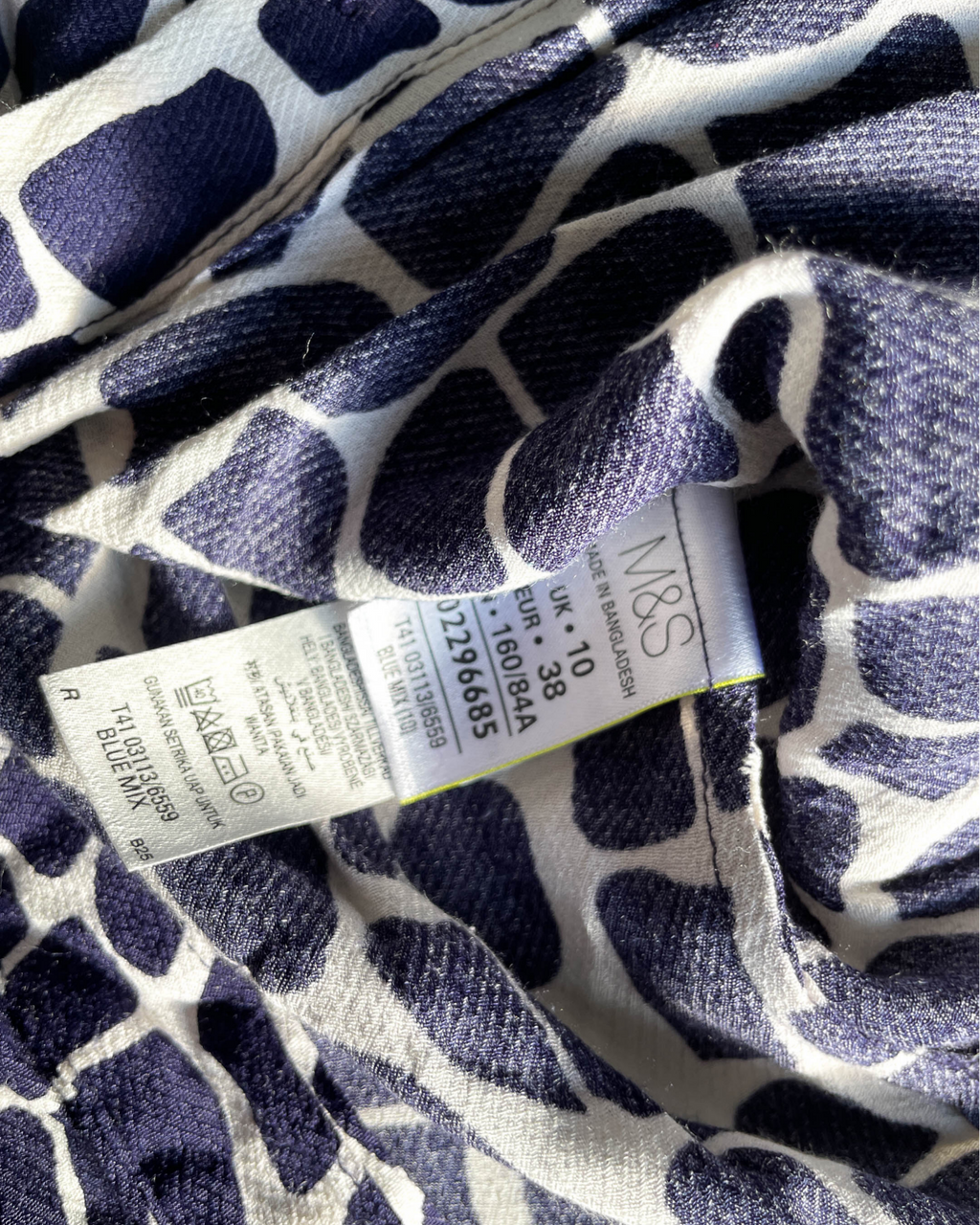 Woman’s Vintage Purple Giraffe Print Shirt.|SKU 5039