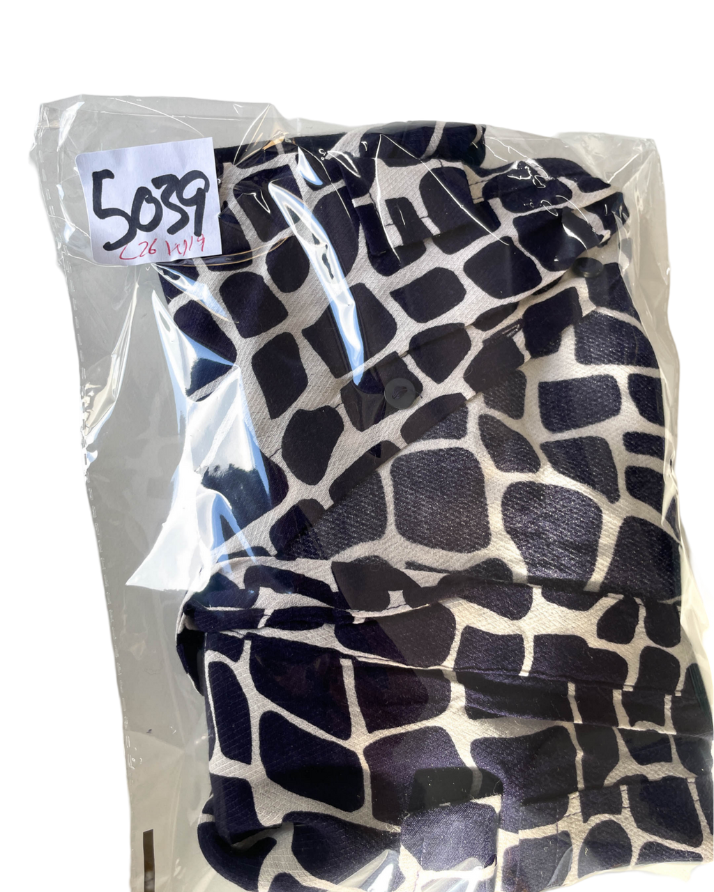 Woman’s Vintage Purple Giraffe Print Shirt.|SKU 5039