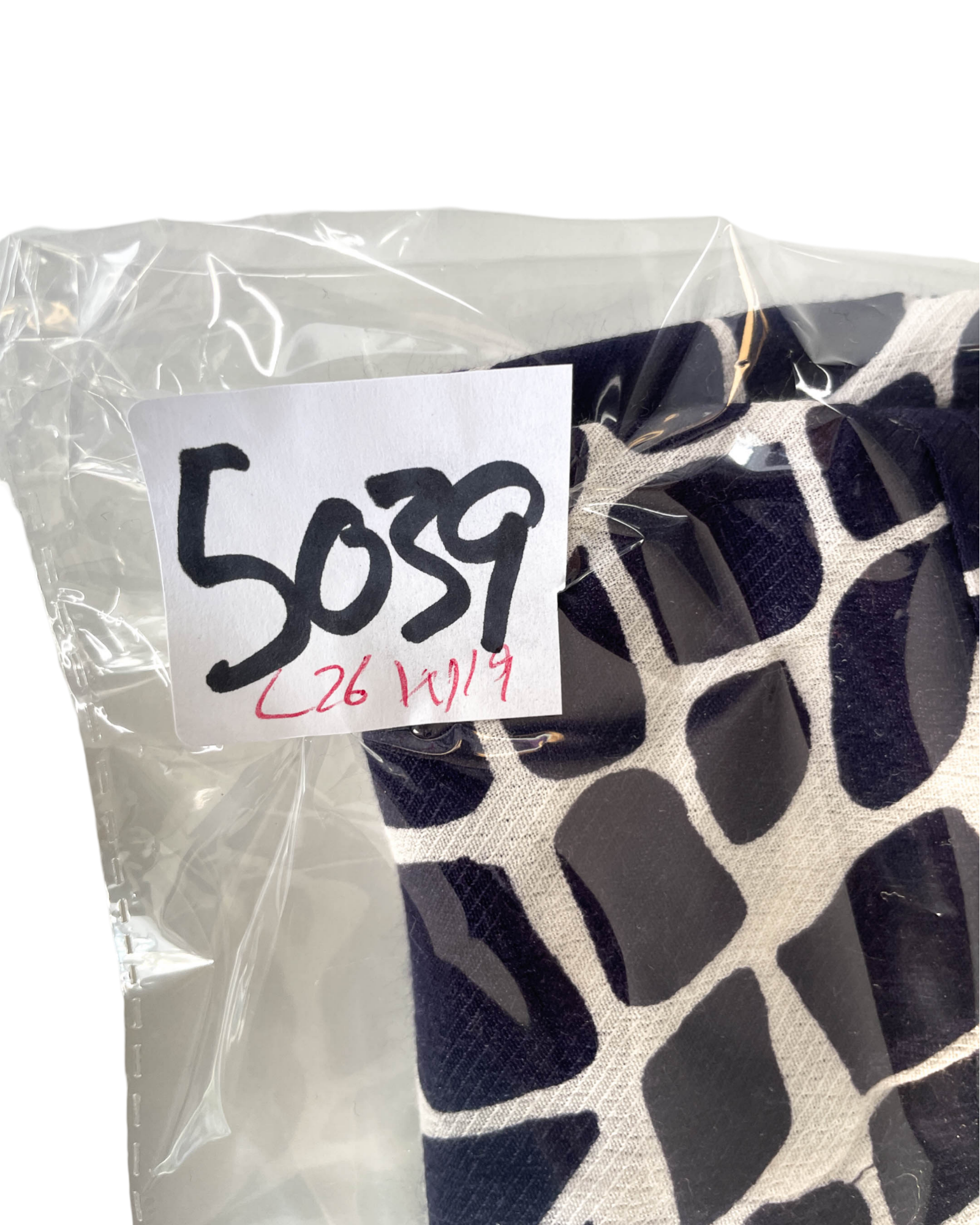 Woman’s Vintage Purple Giraffe Print Shirt.|SKU 5039