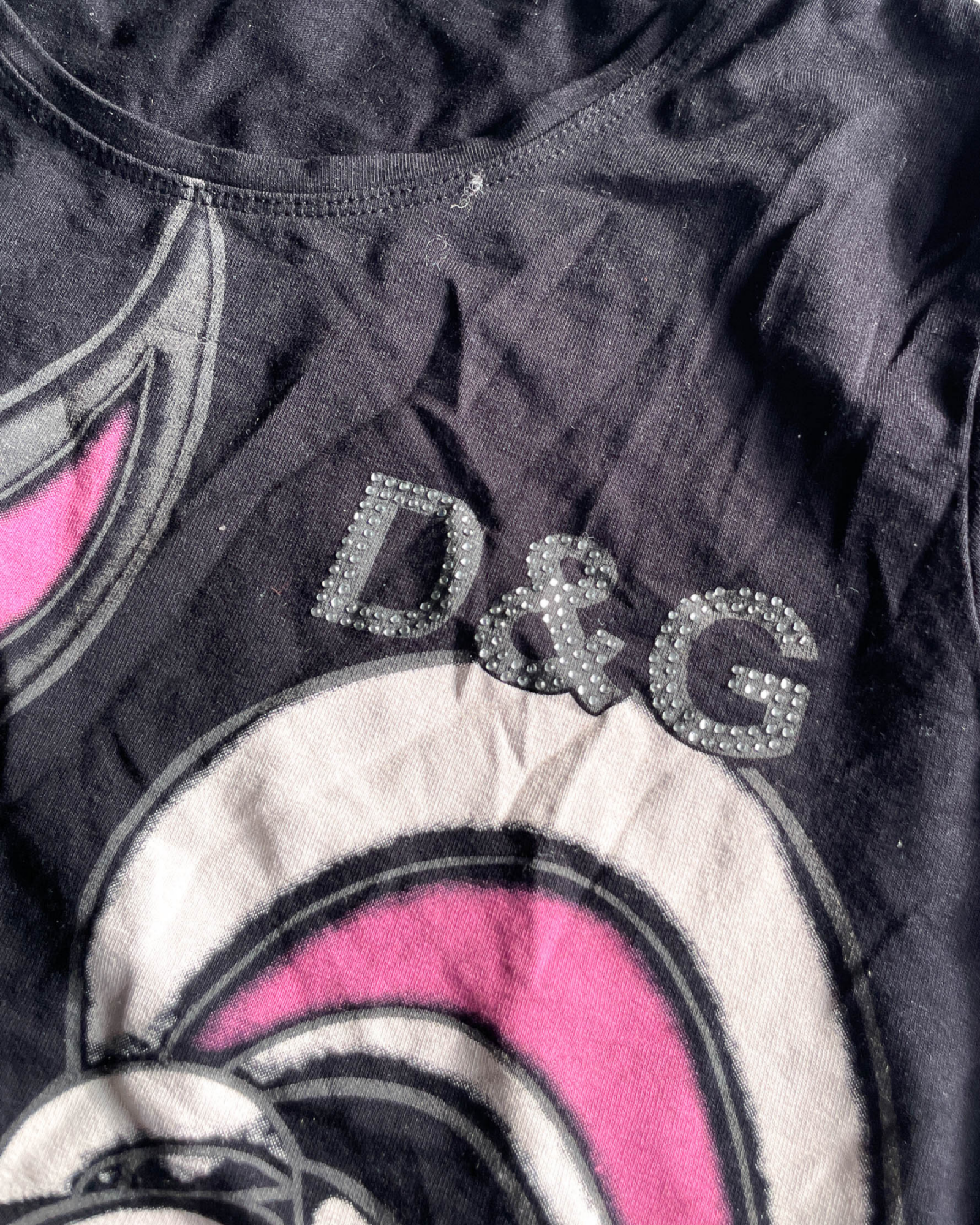 VTG D&amp;G Looney Tunes Women's Bugs Bunny in Love T-Shirt. In size large,