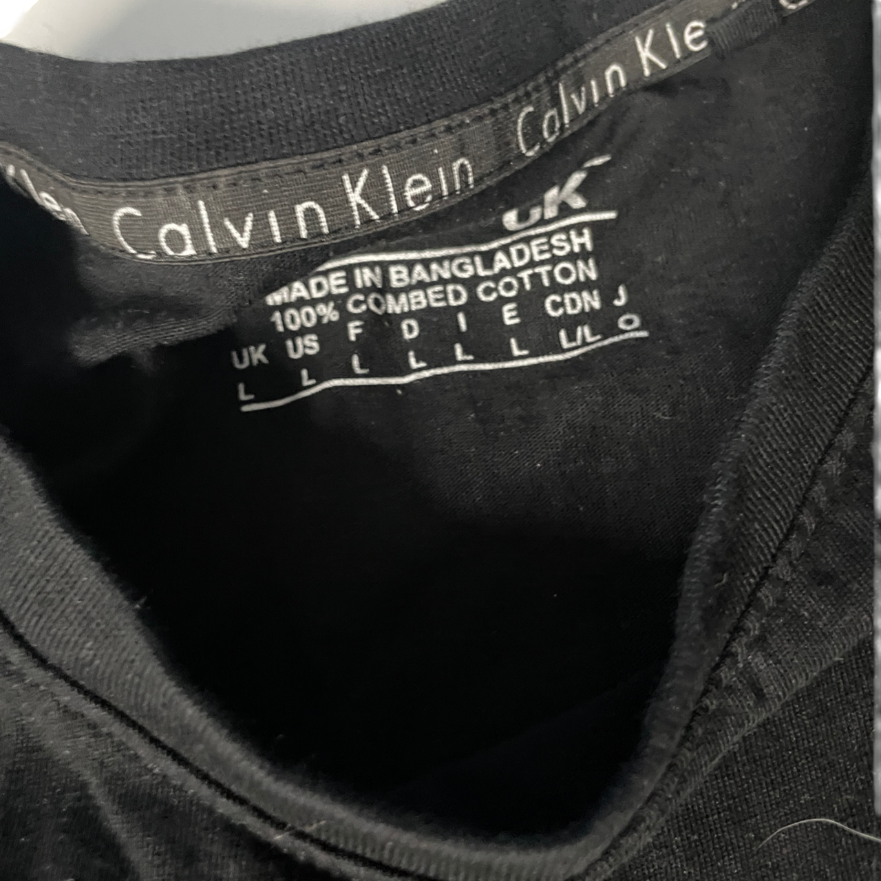 Calvin Klein multi T-shirt with the elegant and sophisticated Crew Neck Loungewear Top Sleep Black Small T-shirt L 28 W 21 SKU 5126