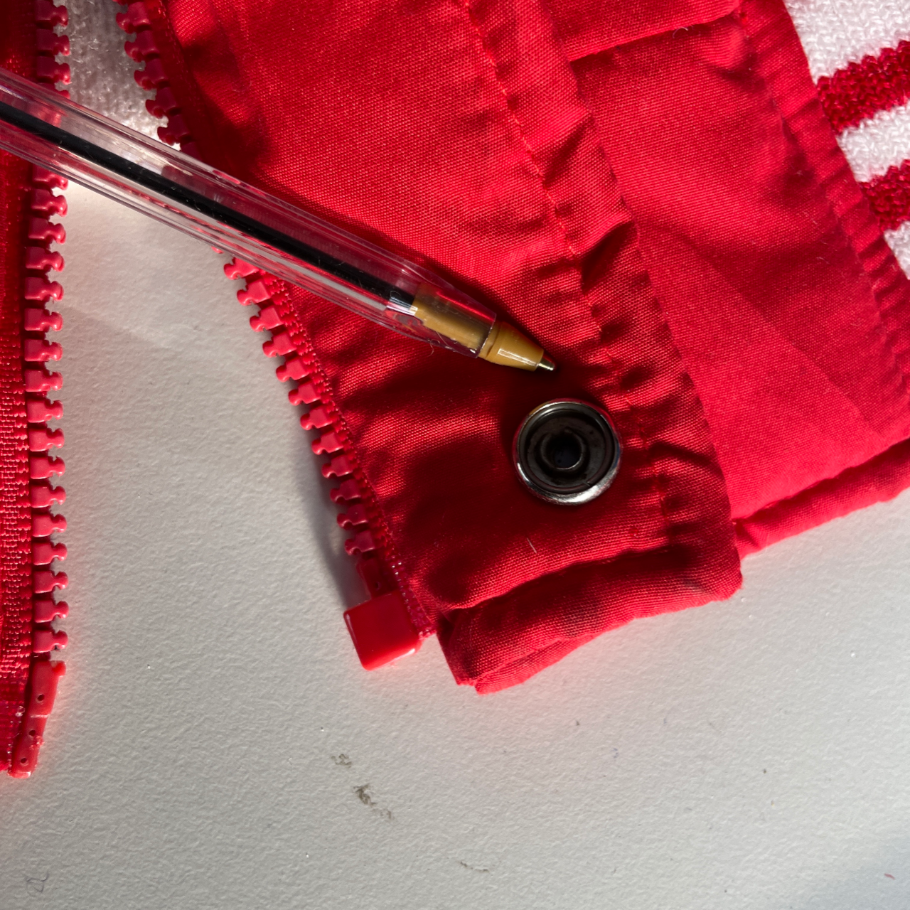 Rare Vintage American college ; Red Windbreaker Jacket size xxl , xxl l 31 w 28 sku 5174 zipper broken button works&nbsp;