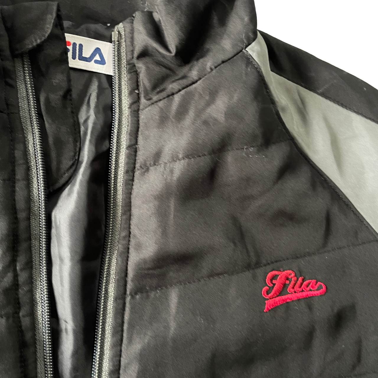 Vintage Fila Grey Black Puffer Coat - M/L  L 27 W 21 SKU 5182