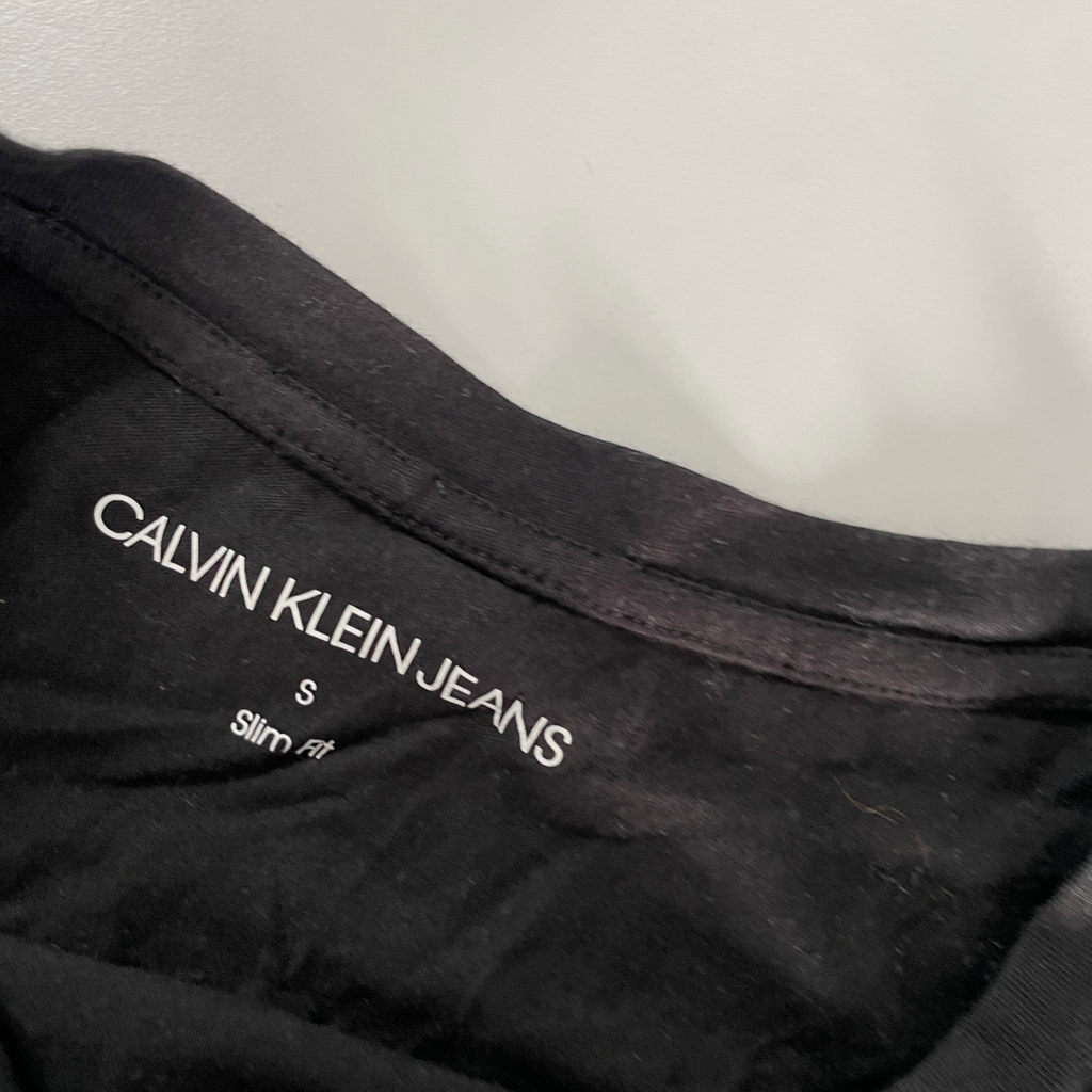 Women Calvin Klein Jeans  Print T-shirt in black L21  W 15 S/M   SKU 5200