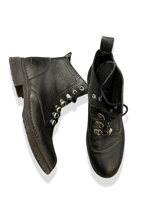 Vintage ladies black leather lace up boot
