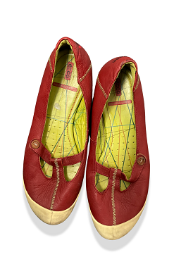 Vintage red leather flat womens shoe