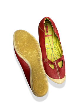 Vintage red leather flat womens shoe