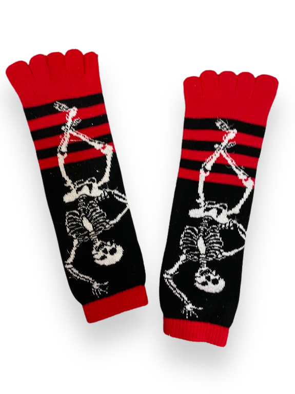 Rubynee Vintage y2k skull and crossbones red and black stripe gloves