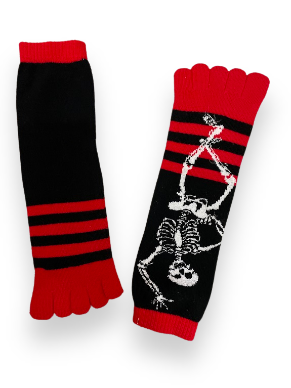 Rubynee Vintage y2k skull and crossbones red and black stripe gloves