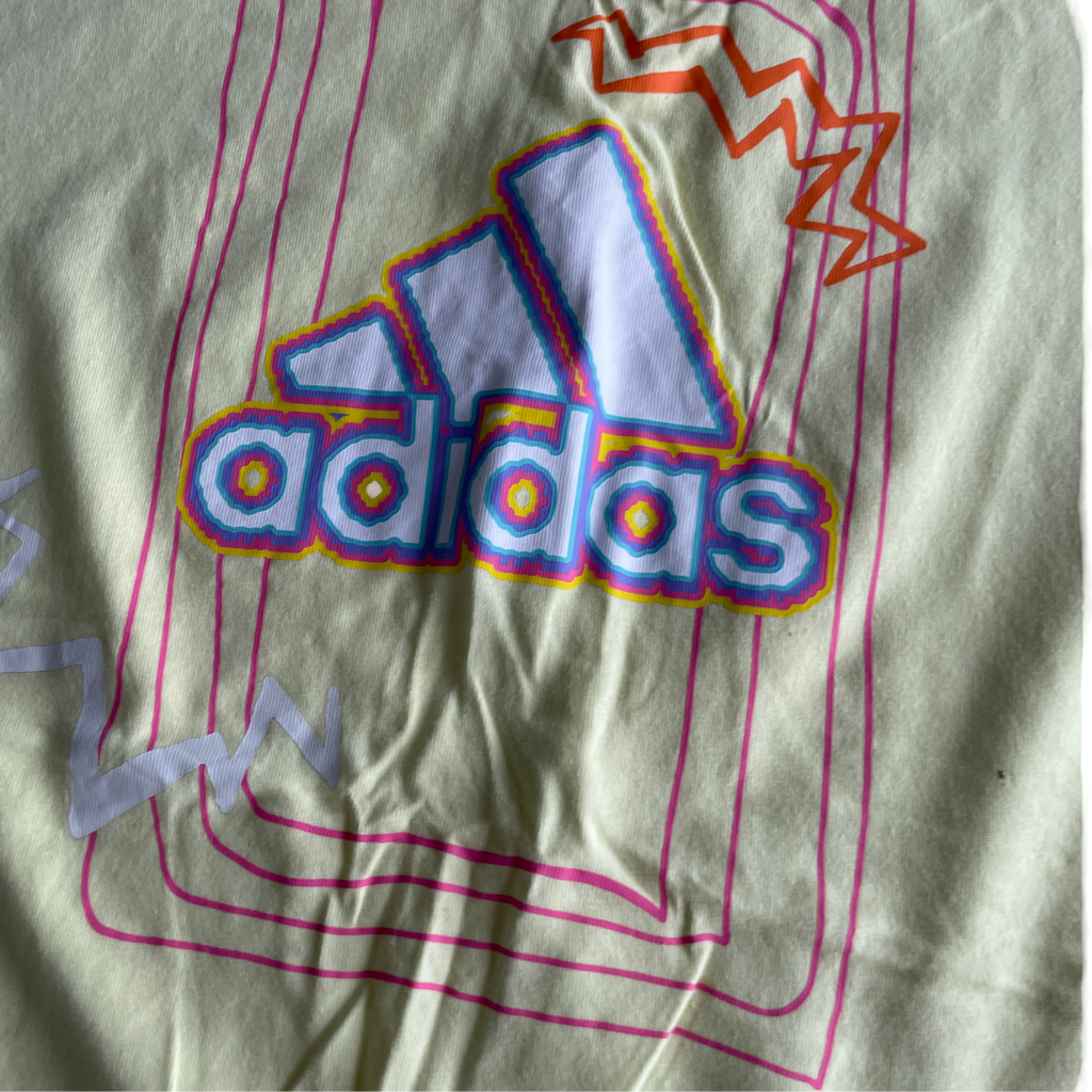 Vintage YELLOW adidas yellow T-shirt adidas Love Unites Graphic &nbsp;L 27 W 21 SKU 5230