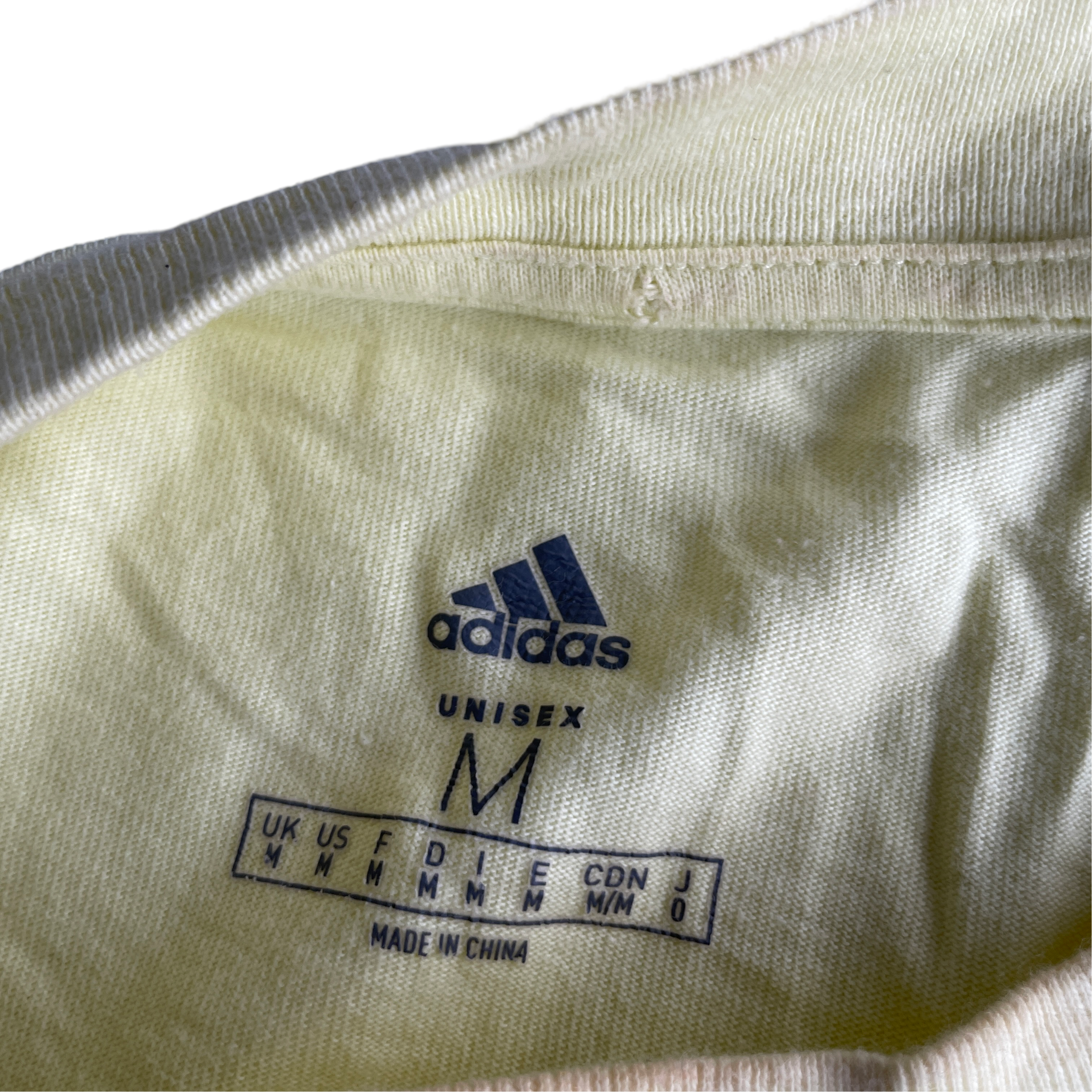 Vintage YELLOW adidas yellow T-shirt adidas Love Unites Graphic &nbsp;L 27 W 21 SKU 5230