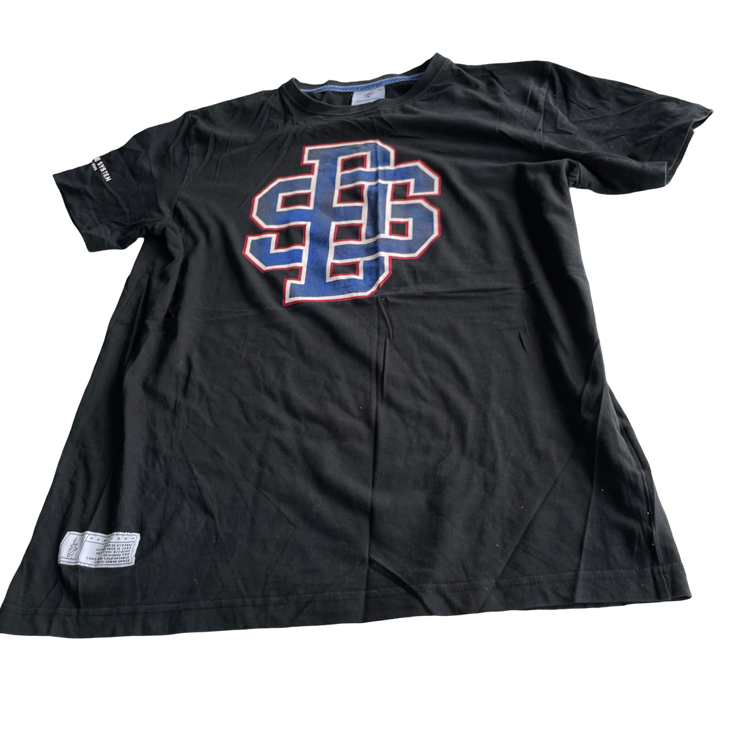 vintage black american t shirt in size M mens L 27 W 19 SKU 5236