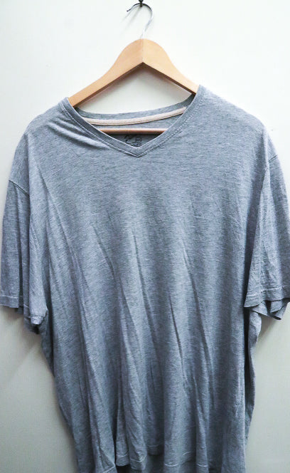 Vintage grey Vneck short sleeve XL tshirt