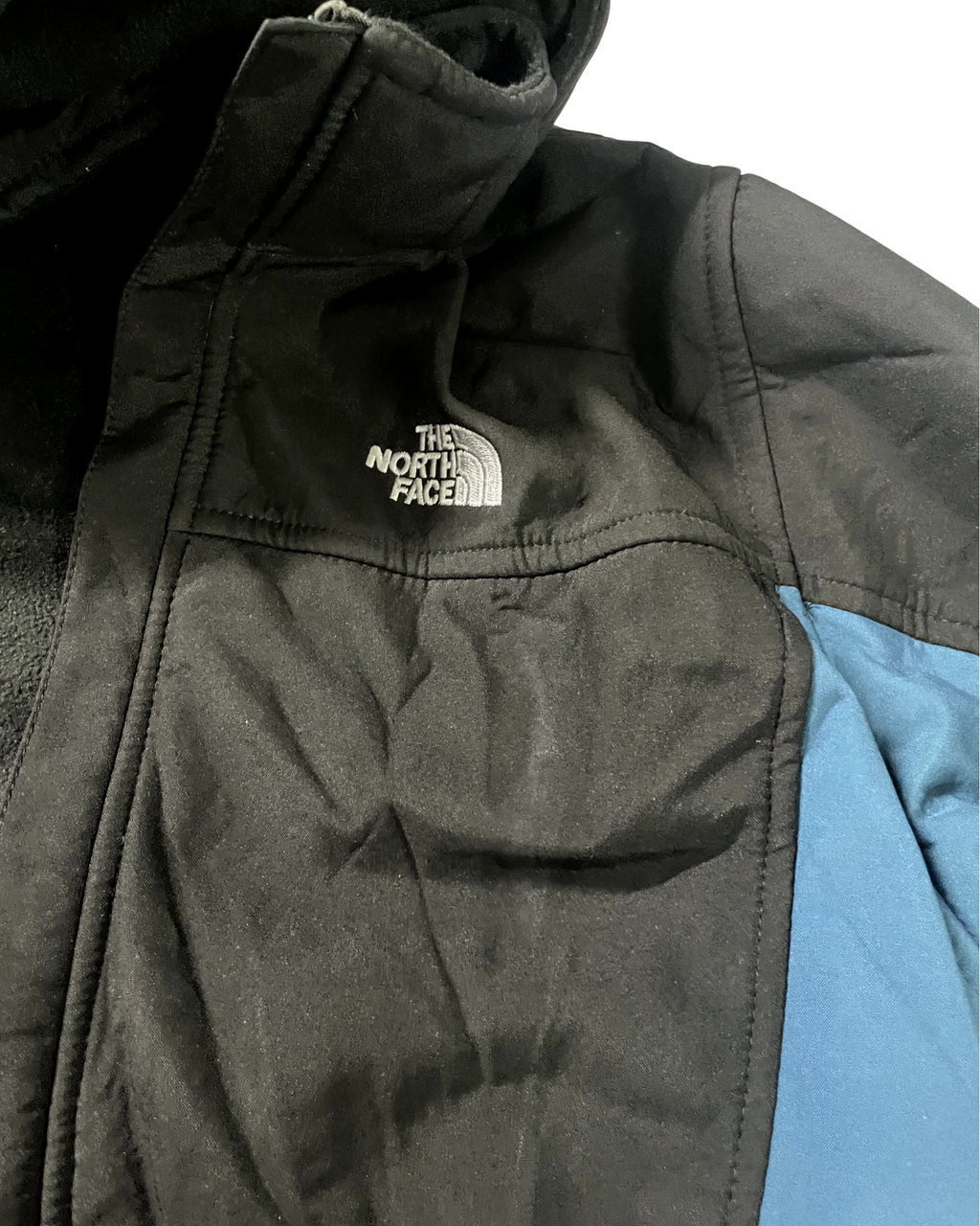The North Face  Women's Blue insulated HOODED WINDBREAKER Jacket SKU 4153