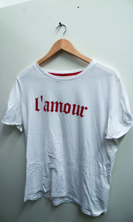vintage white L'amour print short sleeve tees