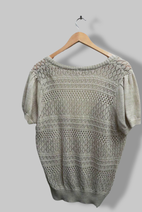 Vintage womens white knitted vneck sweatshirt size 16