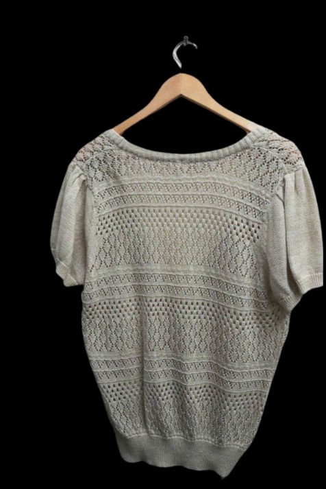 Vintage womens white knitted vneck sweatshirt size 16