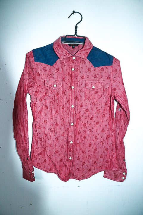 Vintage women Jambangee jeans red pattern double pocket long sleeve shirt in M|L26 W18|SKU 6590