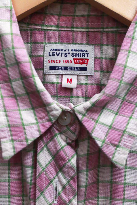 Vintage America's Original Levi's pink medium girls shirt