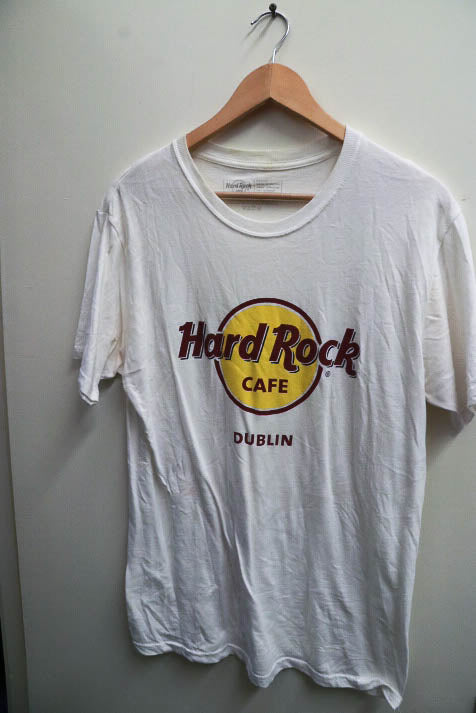 Vintage white Hard rock cafe dublin graphics mens medium tshirt