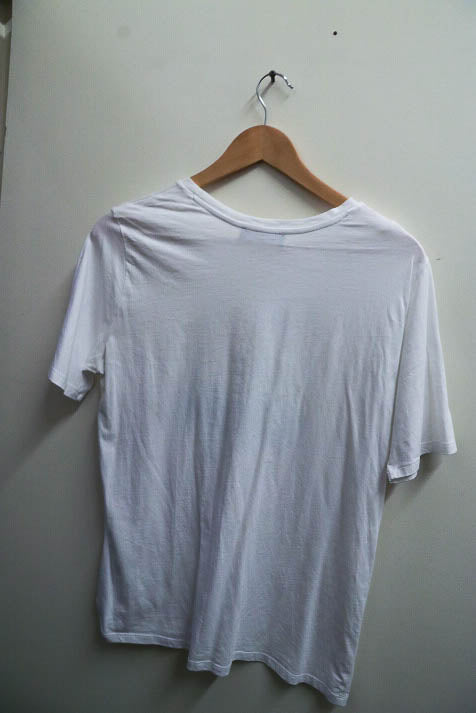 Vintage white coconut island printed graphics large tshirt