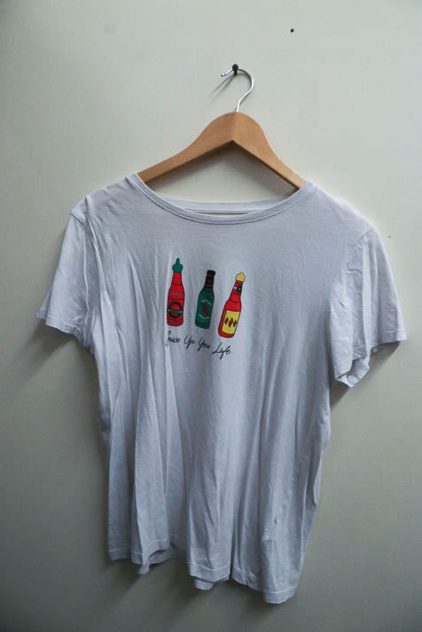 Vintage white graphics mens medium tees