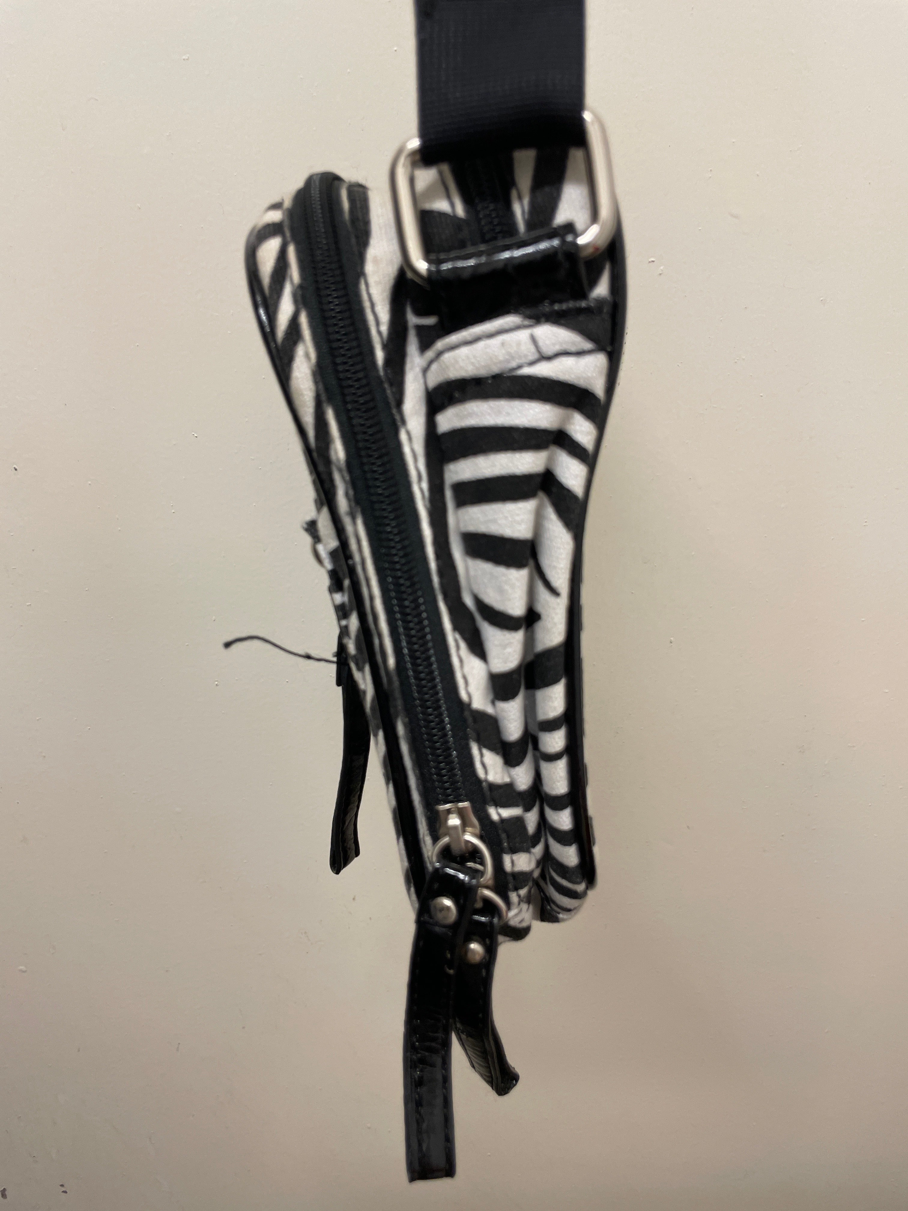 Rubynee  Vintage y2k original zebra print cross bag