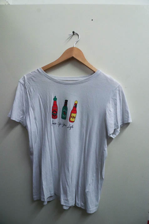 Vintage white graphics mens medium tees