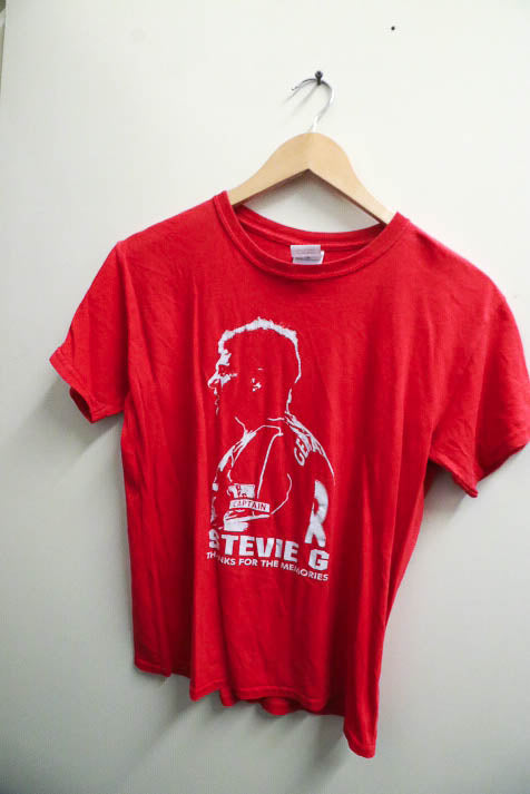Vintage Steven Gerrard red print medium tees with Gerrard 8 print at the back