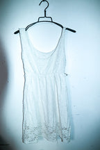 Vintage women sleeveless kneelength cream dress in XS/S|L33 W11|SKU 6619