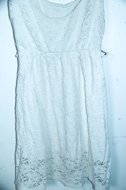 Vintage women sleeveless kneelength cream dress in XS/S|L33 W11|SKU 6619