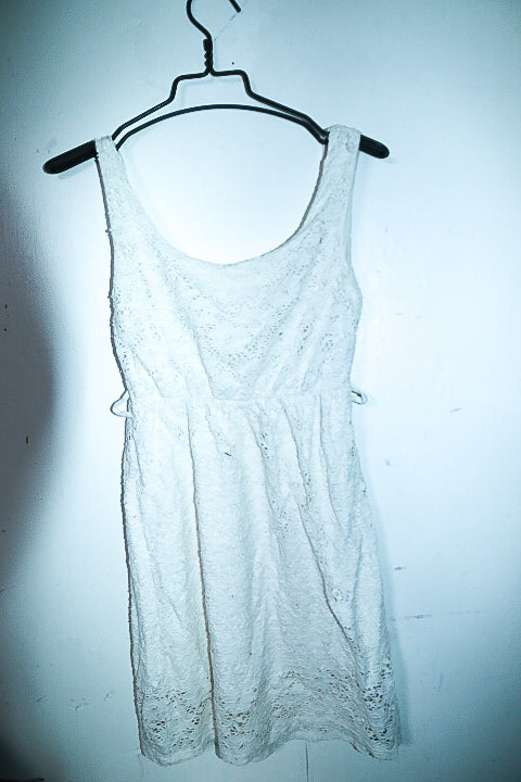 Vintage women sleeveless kneelength cream dress in XS/S|L33 W11|SKU 6619