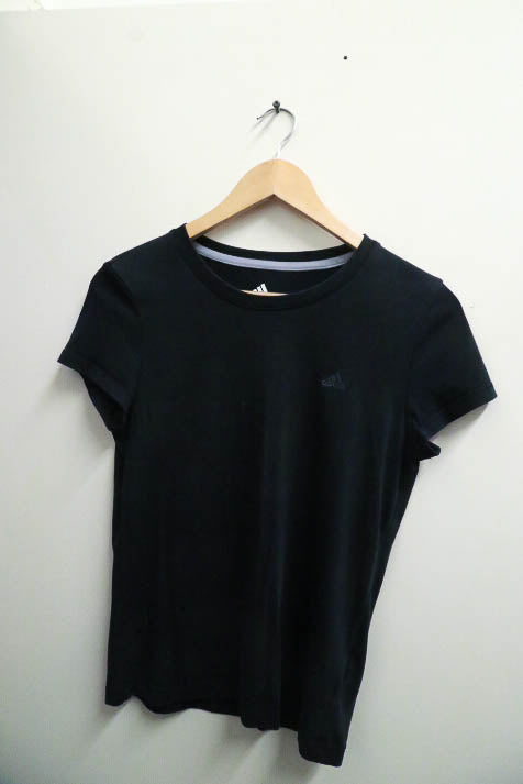 Vintage plain black Adidas round neck small tee