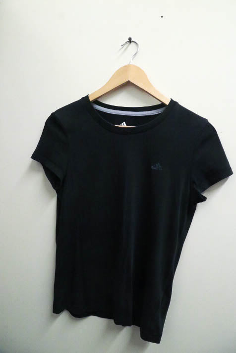 Vintage plain black Adidas round neck small tee